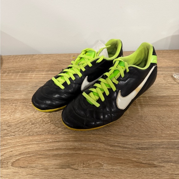 Nike Other - KIDS Nike Tiempo (4Y)